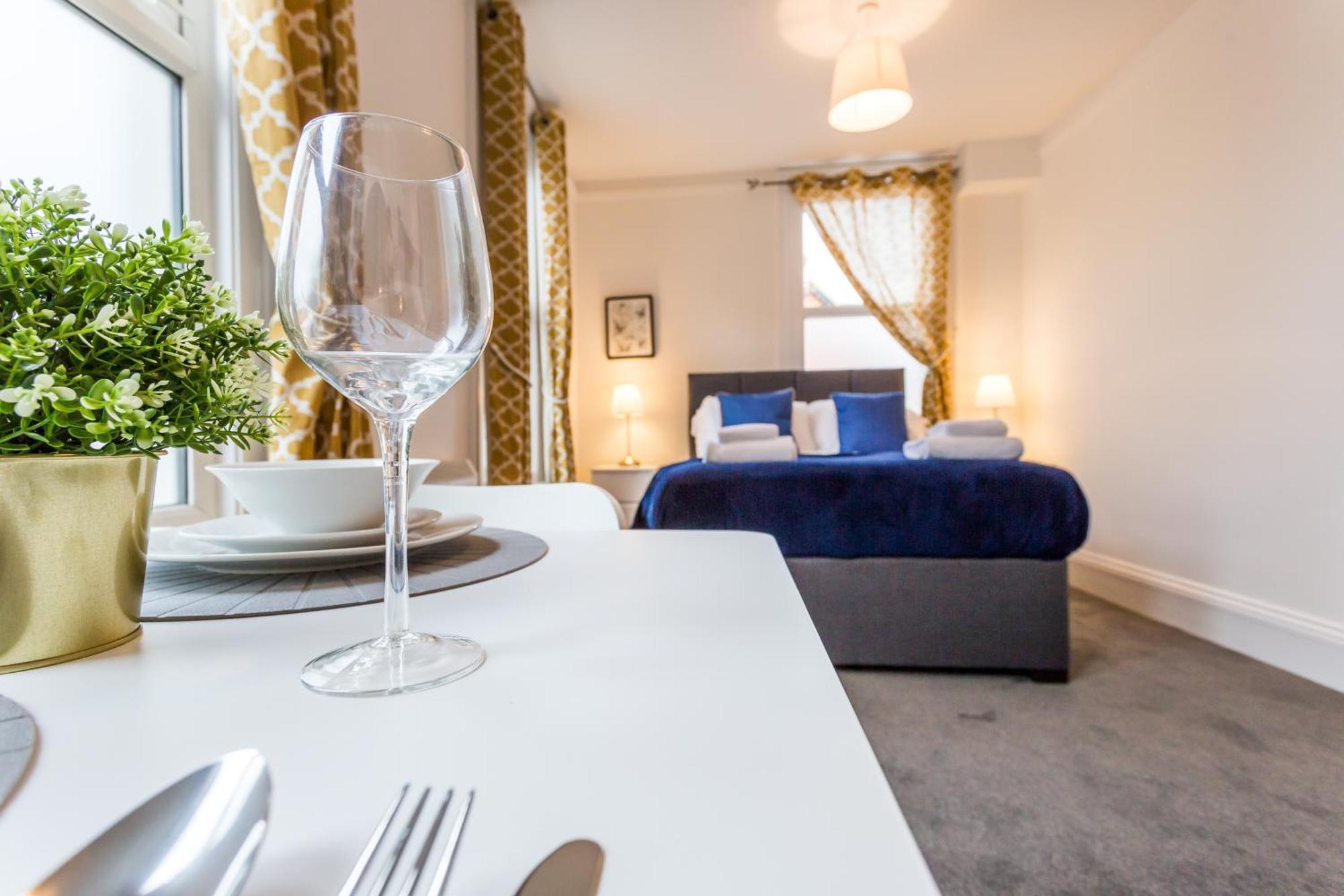 West Street Studio Apartments In Southend Exteriör bild